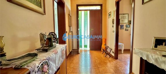 4 bedrooms House in Moglia, Italy No. 61269 8