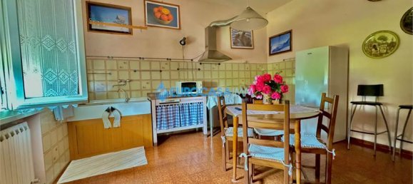 4 bedrooms House in Moglia, Italy No. 61269 9