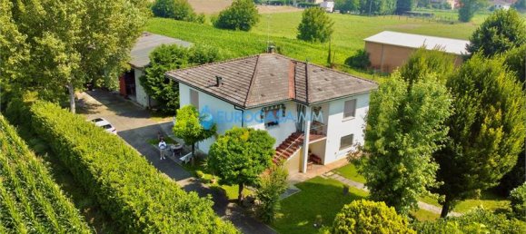 4 bedrooms House in Moglia, Italy No. 61269 30