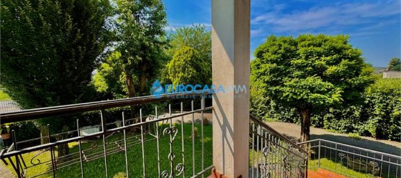 4 bedrooms House in Moglia, Italy No. 61269 6