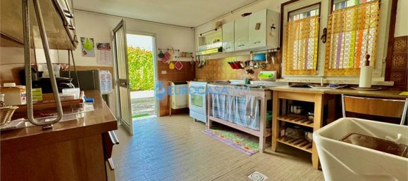 4 bedrooms House in Moglia, Italy No. 61269 16