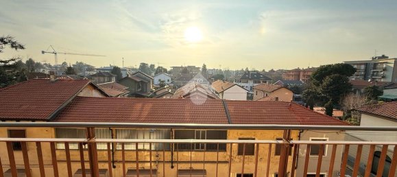 Квартира с 3 комнатами в Леньяно, Италия № 153786 9