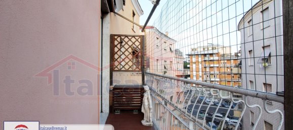 Apartamento de 3 dormitorios en Rome, Italy No. 63912 17