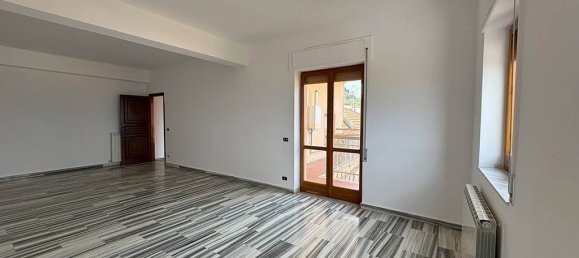 Ático de 2 dormitorios en San Pietro a Maida, Italy No. 278574 18