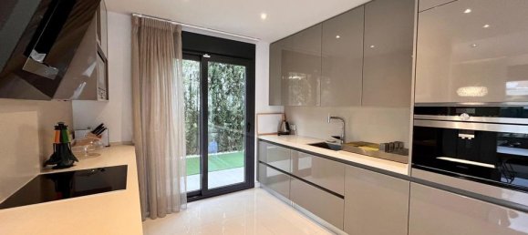 Вилла с 4 спальнями в Дехеса де Кампоамор, Испания № 184739 3