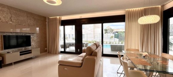 Вилла с 4 спальнями в Дехеса де Кампоамор, Испания № 184739 21