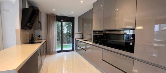 Вилла с 4 спальнями в Дехеса де Кампоамор, Испания № 184739 38