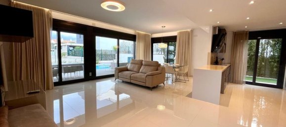 Вилла с 4 спальнями в Дехеса де Кампоамор, Испания № 184739 16