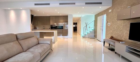 Вилла с 4 спальнями в Дехеса де Кампоамор, Испания № 184739 2