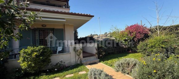 Дом с 2 спальнями в Рим, Италия № 135144 3