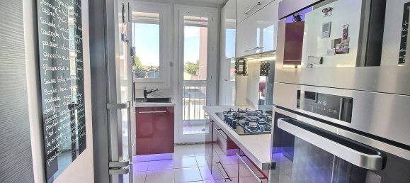 3 bedrooms Apartment in Marignane, France No. 348474 3