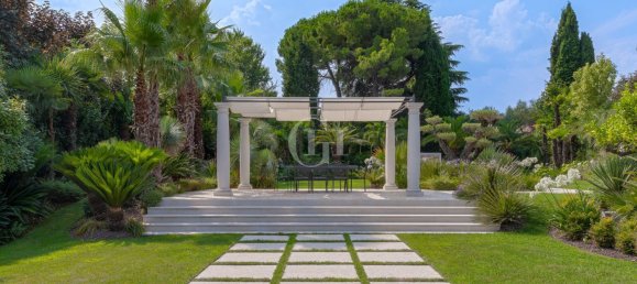 10غرفة فيلا في San Felice del Benaco, Italy رقم 177395 9