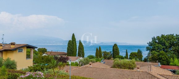 10غرفة فيلا في San Felice del Benaco, Italy رقم 177395 3