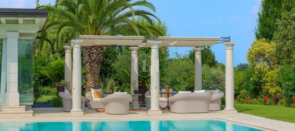 10غرفة فيلا في San Felice del Benaco, Italy رقم 177395 14