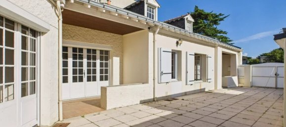 5 bedrooms House in Batz-sur-Mer, France No. 353463 2