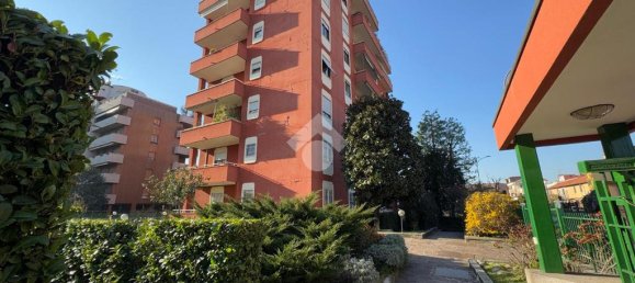 Квартира с 2 спальнями в Монца, Италия № 119958 4