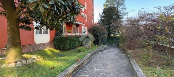 Квартира с 2 спальнями в Монца, Италия № 119958 3