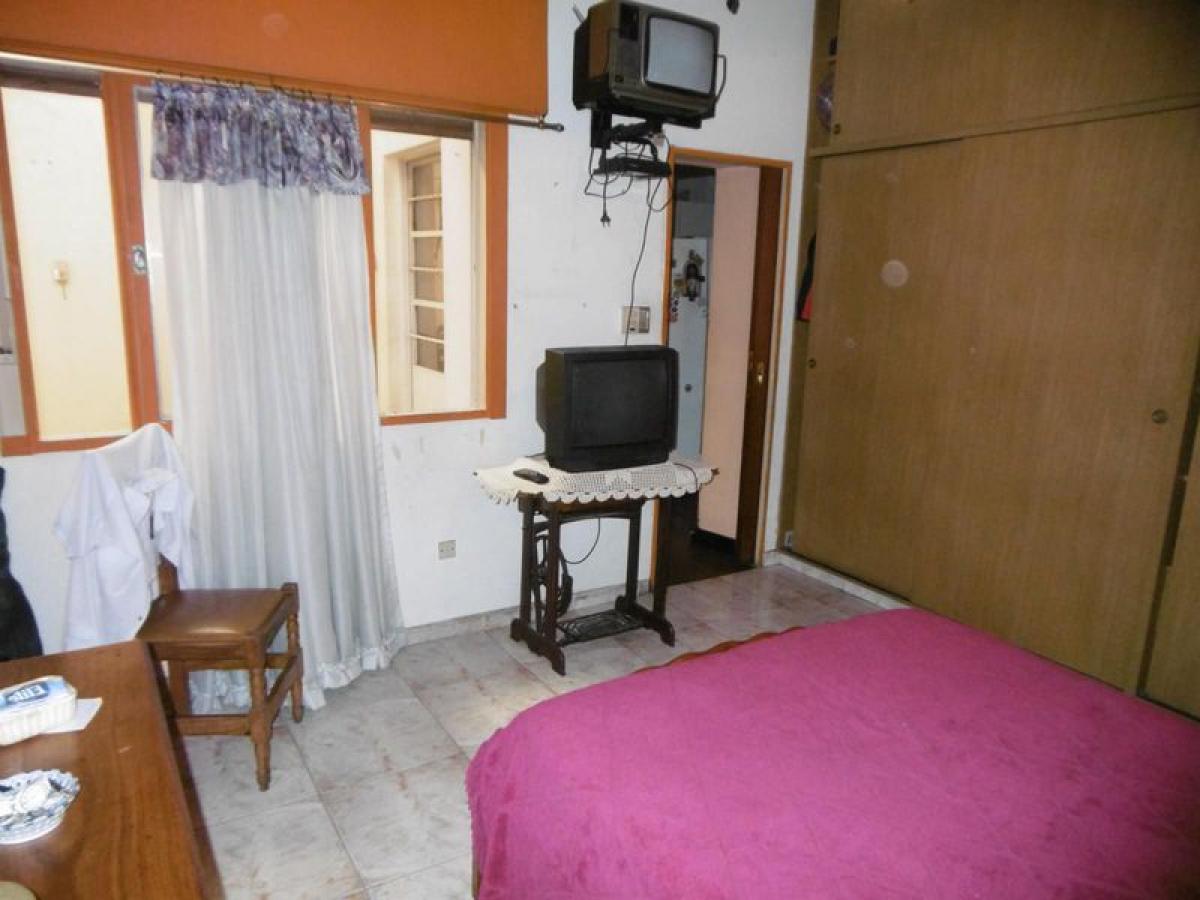 4 bedrooms House in Buenos Aires, Argentina No. 93084