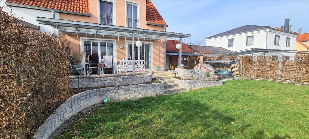 Таунхаус с 4 спальнями в Нойбург-Шробенхаузен, Германия № 127727