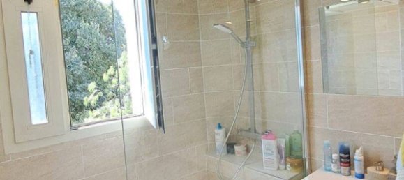 Apartamento de 3 habitaciónes en Marseille, France No. 329879 2