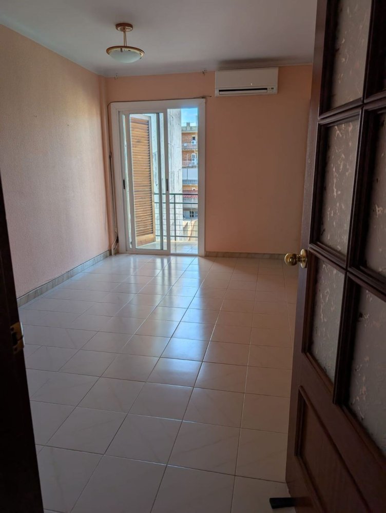 3 bedrooms Apartment in Tarragona, Spain No. 276402