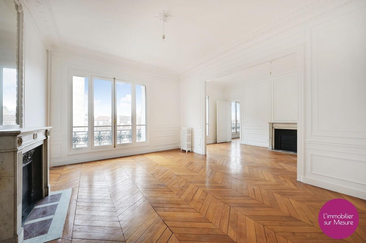 Apartamento de 3 dormitorios en Paris, France No. 126107