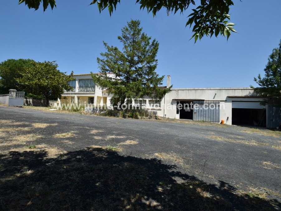 6 bedrooms House in Tonnay-Charente, France No. 292599