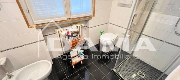 8-salle Villa à Forlì, Italy No. 27482 27