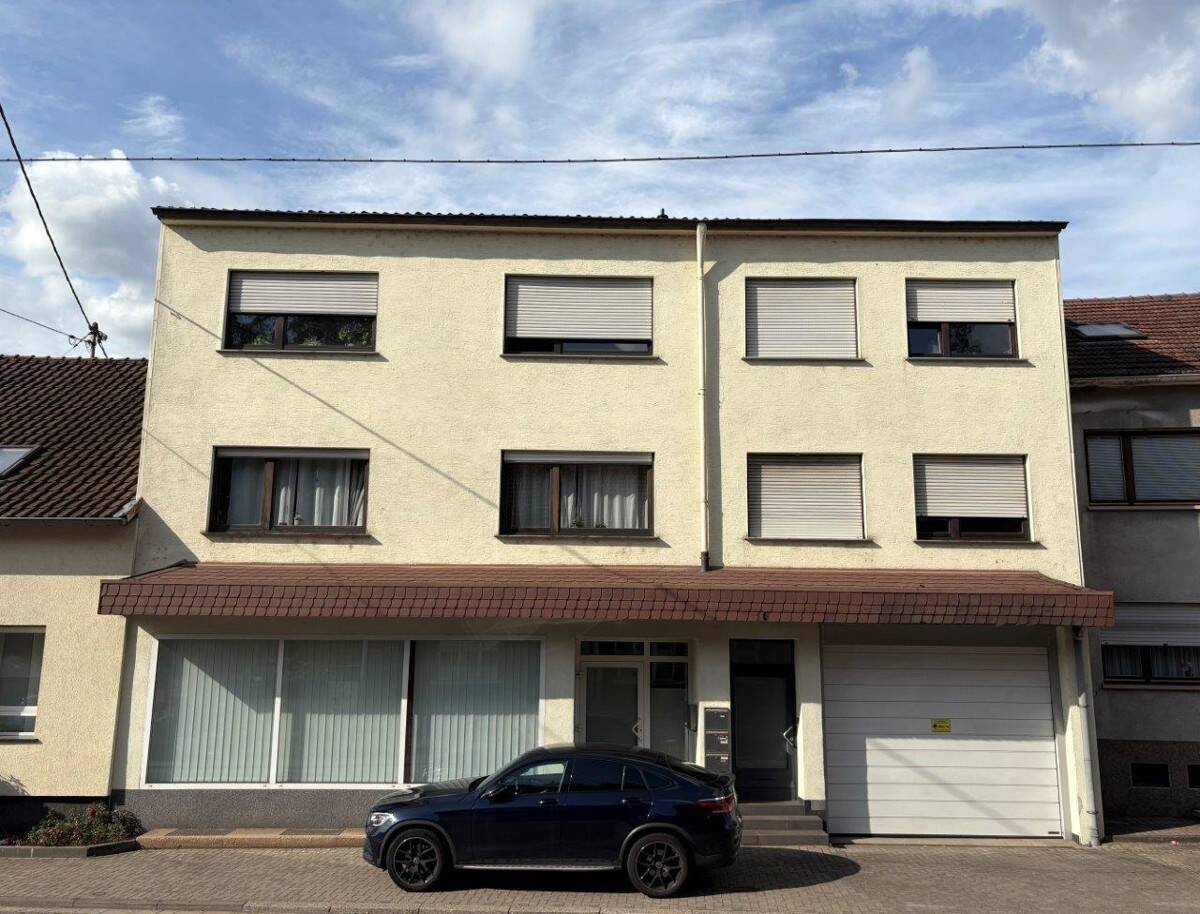 Edificio de 7 dormitorios en Saarlouis, Germany No. 231177