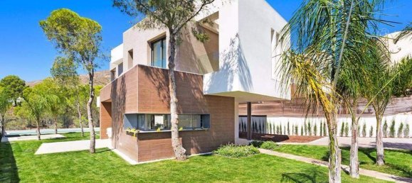 4 bedrooms Villa in Finestrat, Spain No. 284933 2