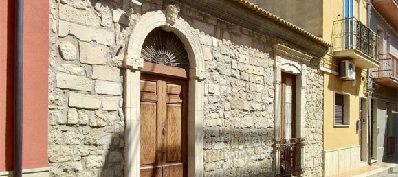 4 bedrooms House in Comiso, Italy No. 318114 2