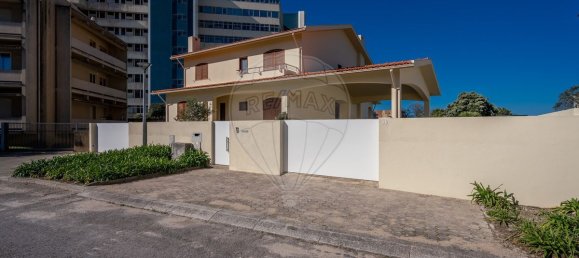 4 غرف نوم منزل في Vila Nova de Gaia, Portugal رقم 16739 5