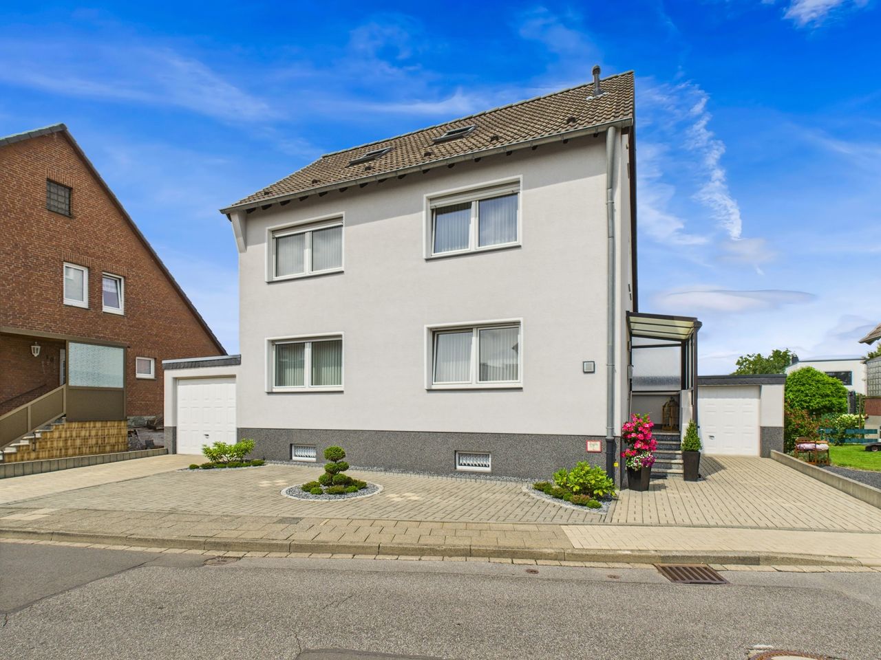 3 bedrooms Townhouse in Duren, Germany No. 239481