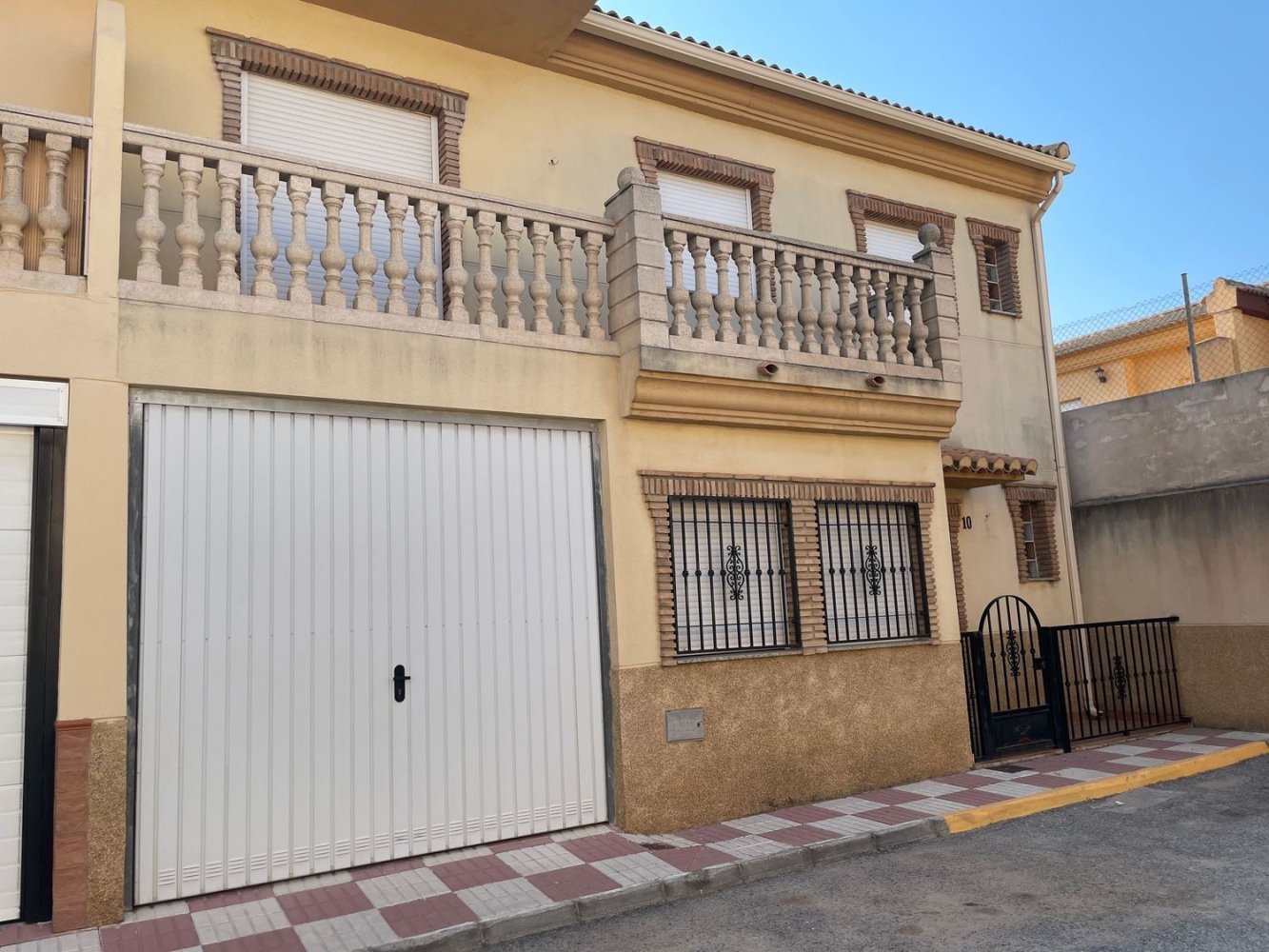3 bedrooms Townhouse in Iznalloz, Spain No. 161017