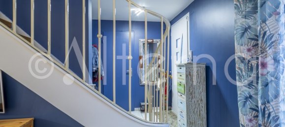 Villa de 4 dormitorios en Hardricourt, France No. 168930 2