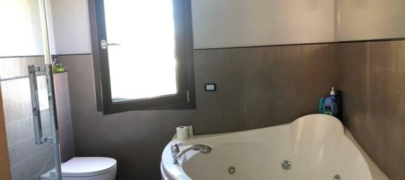 Villa de 8 habitaciónes en Borgomanero, Italy No. 17396 22