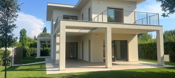 4 bedrooms Villa in Forte dei Marmi, Italy No. 166483 30
