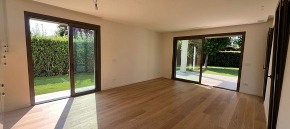 4 bedrooms Villa in Forte dei Marmi, Italy No. 166483 14