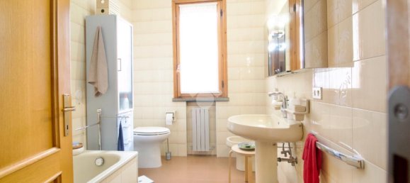 3غرفة شقة في Reggio Emilia, Italy رقم 15559 58