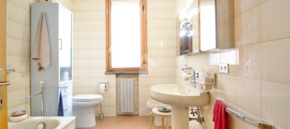 3غرفة شقة في Reggio Emilia, Italy رقم 15559 60