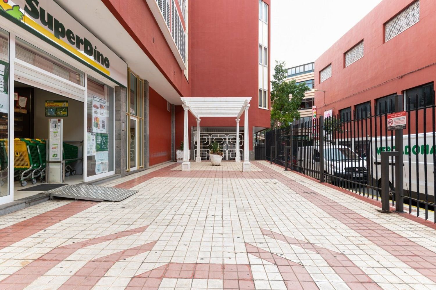 Apartamento de 3 dormitorios en Las Palmas De Gran Canaria, Spain No. 144478