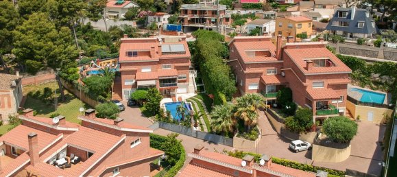 4 bedrooms Townhouse in Castelldefels, Spain No. 133 9
