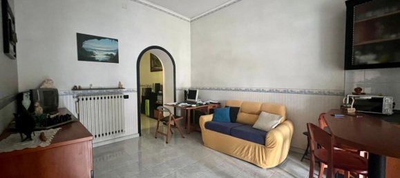 2 rooms Apartment in Naples, Italy No. 65664 4