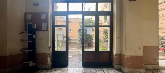 2 rooms Apartment in Naples, Italy No. 65664 12