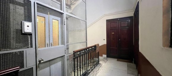 2 rooms Apartment in Naples, Italy No. 65664 11