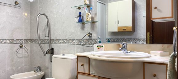 Квартира с 4 спальнями в Леон, Испания № 161065 14