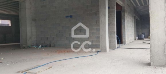 97m² Commercial property in Guimaraes, Portugal No. 59068 14
