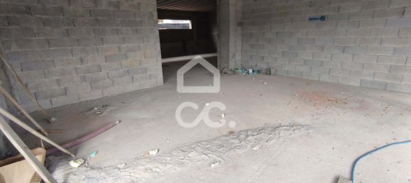 97m² Commercial property in Guimaraes, Portugal No. 59068 3