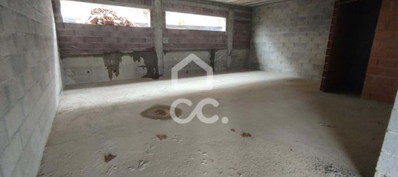 97m² Commercial property in Guimaraes, Portugal No. 59068 4