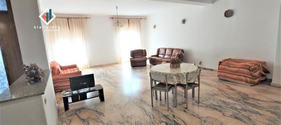 8-salle Appartement à Palagonia, Italy No. 238075 33
